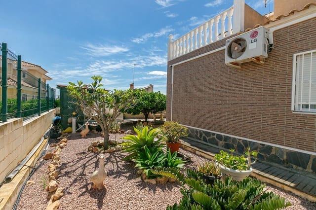 4 bedroom Villa for sale in Torrevieja - € 560,000 (Ref: 10017854)