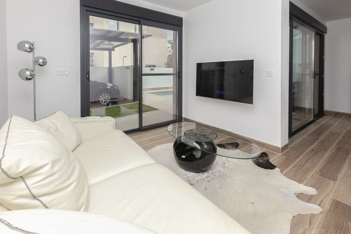 3 slaapkamer Villa te koop in Los Montesinos - € 499.000 (Ref: 10017855)
