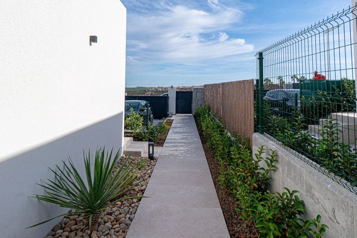 3 bedroom Villa for sale in Algorfa - € 630,000 (Ref: 10017856)