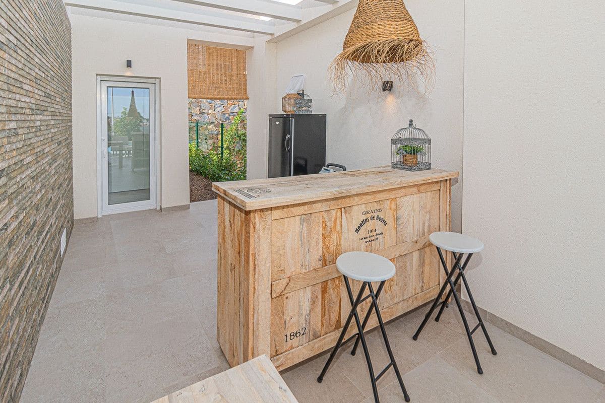 3 bedroom Villa for sale in Algorfa - € 630,000 (Ref: 10017856)