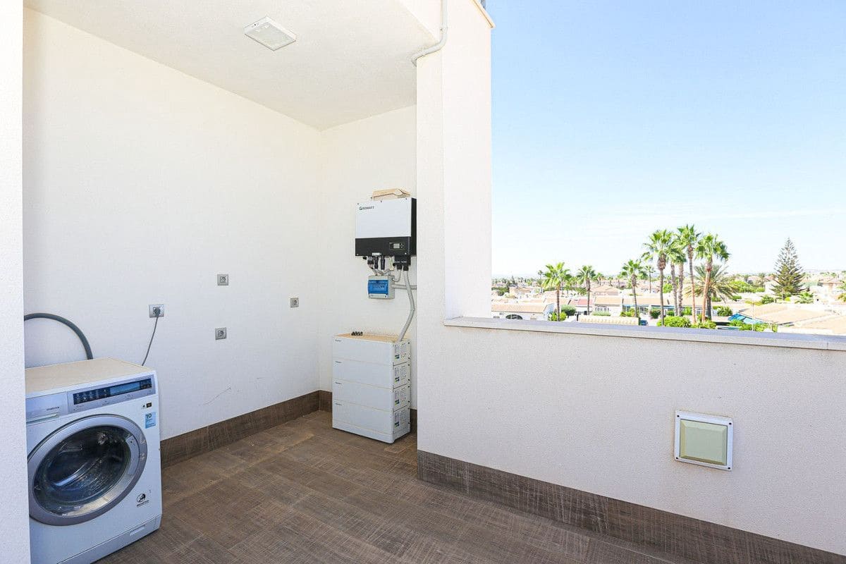 3 bedroom Villa for sale in Rojales - € 550,000 (Ref: 10017858)