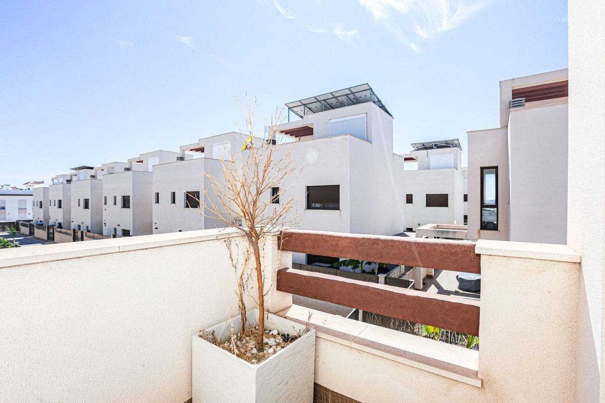 3 bedroom Villa for sale in Rojales - € 550,000 (Ref: 10017858)