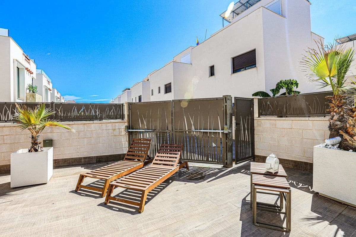 3 bedroom Villa for sale in Rojales - € 550,000 (Ref: 10017858)