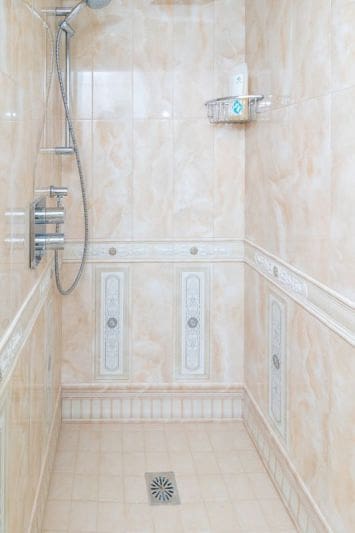 5 slaapkamer Villa te koop in Torrevieja - € 1.170.000 (Ref: 10017859)