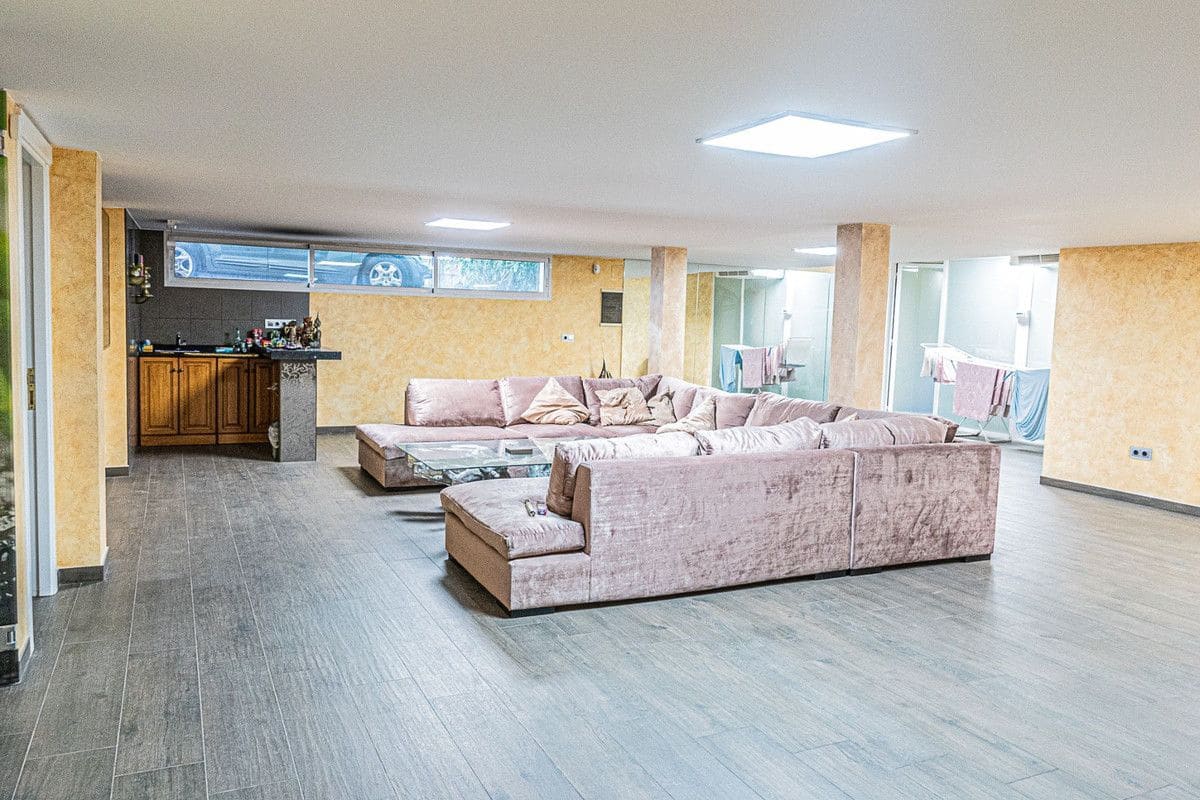 5 slaapkamer Villa te koop in Torrevieja - € 1.170.000 (Ref: 10017859)