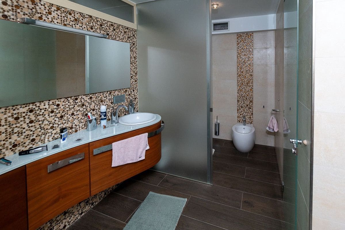 5 slaapkamer Villa te koop in Torrevieja - € 1.170.000 (Ref: 10017859)