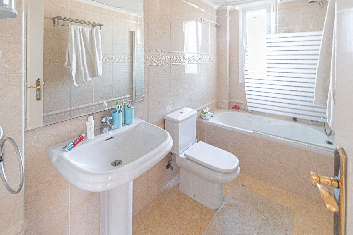 5 slaapkamer Villa te koop in Torrevieja - € 1.170.000 (Ref: 10017859)