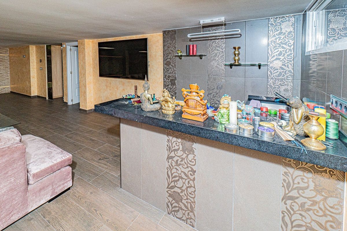5 slaapkamer Villa te koop in Torrevieja - € 1.170.000 (Ref: 10017859)