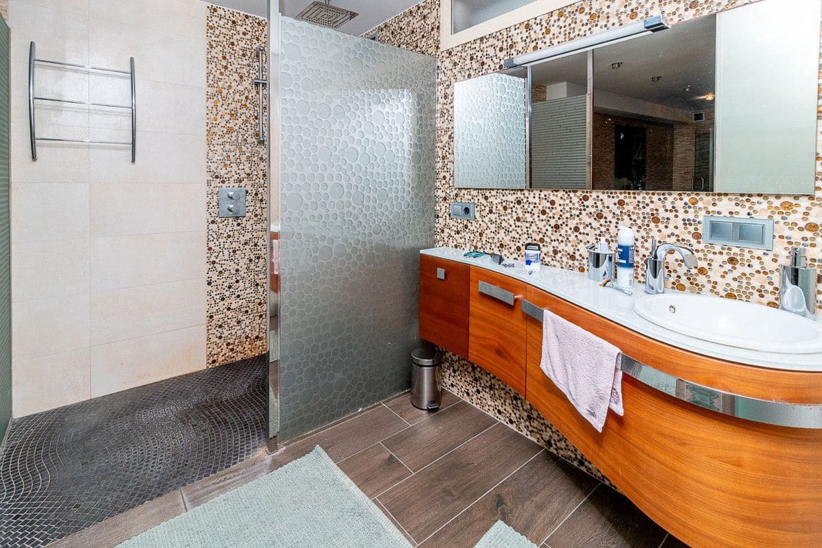 5 slaapkamer Villa te koop in Torrevieja - € 1.170.000 (Ref: 10017859)