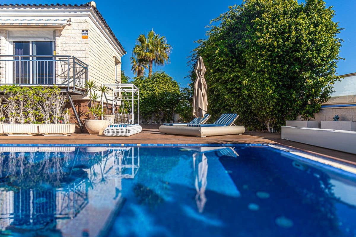 5 slaapkamer Villa te koop in Torrevieja - € 1.170.000 (Ref: 10017859)