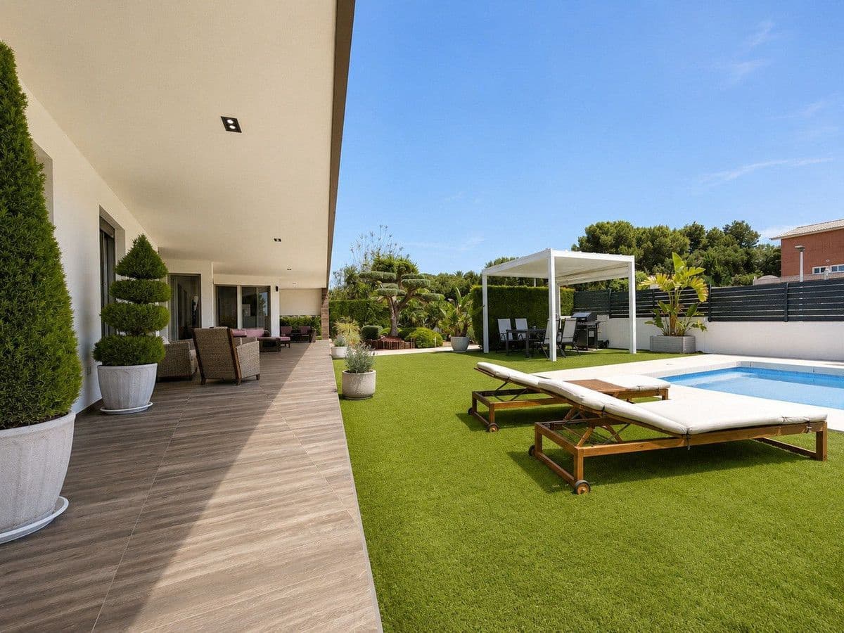 5 slaapkamer Villa te koop in Santa Pola met zwembad - € 1.190.000 (Ref: 10017861)