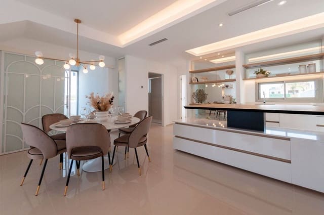 4 quarto Moradia para venda em Los Alcázares com piscina - 650 000 € (Ref: 10017862)