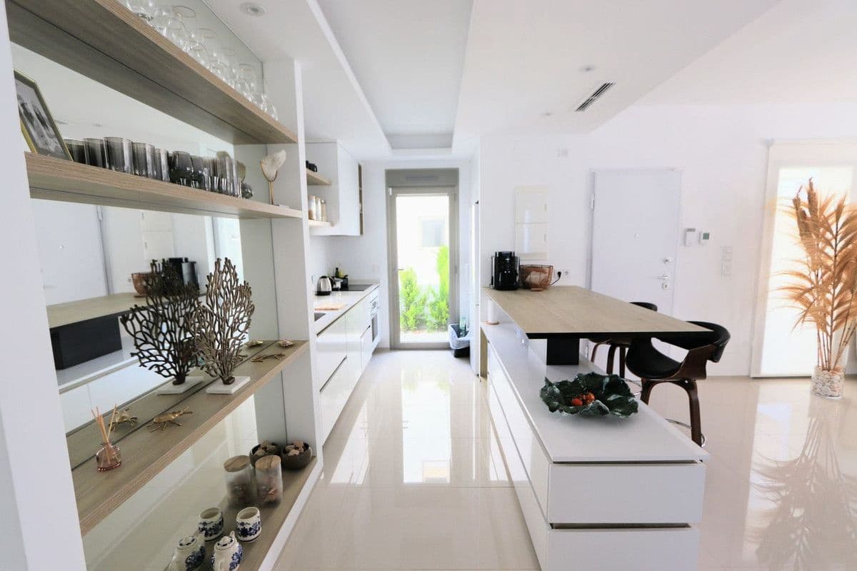 4 quarto Moradia para venda em Los Alcazares com piscina - 650 000 € (Ref: 10017862)