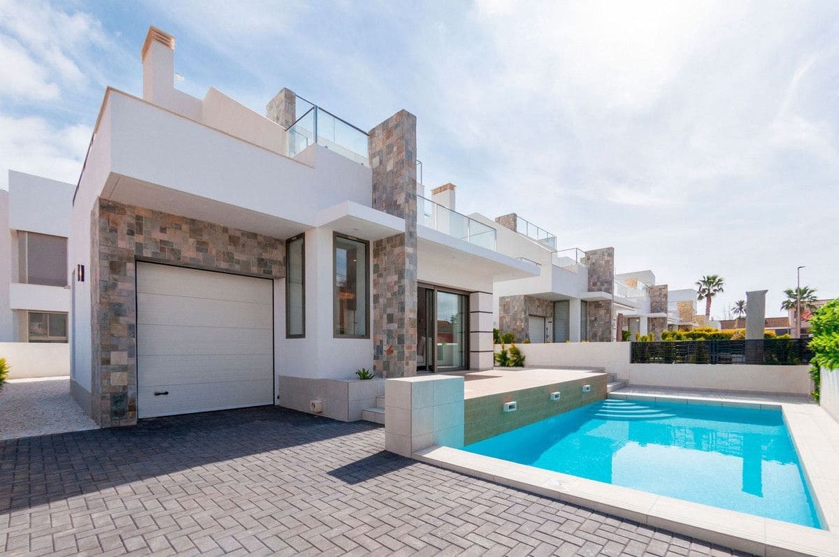 4 quarto Moradia para venda em Los Alcazares com piscina - 650 000 € (Ref: 10017862)