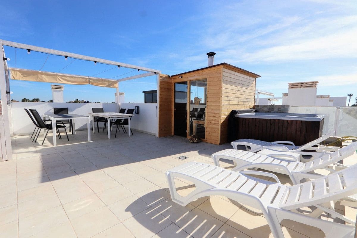 4 quarto Moradia para venda em Los Alcazares com piscina - 650 000 € (Ref: 10017862)