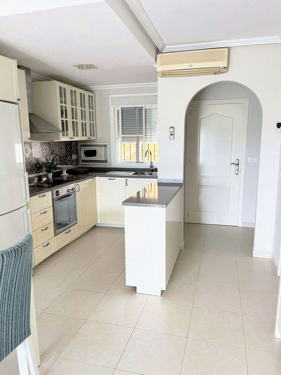 2 sypialnia Apartament na sprzedaż w Los Alcazares z basenem - 224 000 € (Ref: 10017863)