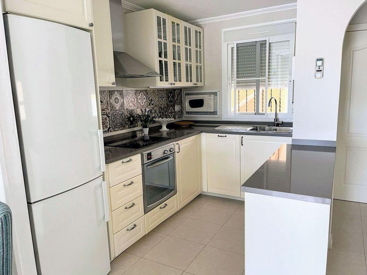 2 sypialnia Apartament na sprzedaż w Los Alcazares z basenem - 224 000 € (Ref: 10017863)