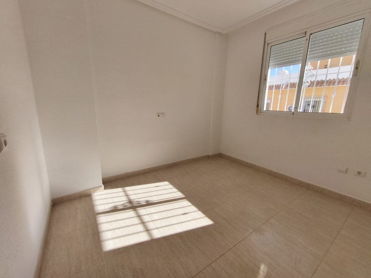 Chalet de 3 habitaciones en Rojales en venta - 265.000 € (Ref: 10017868)