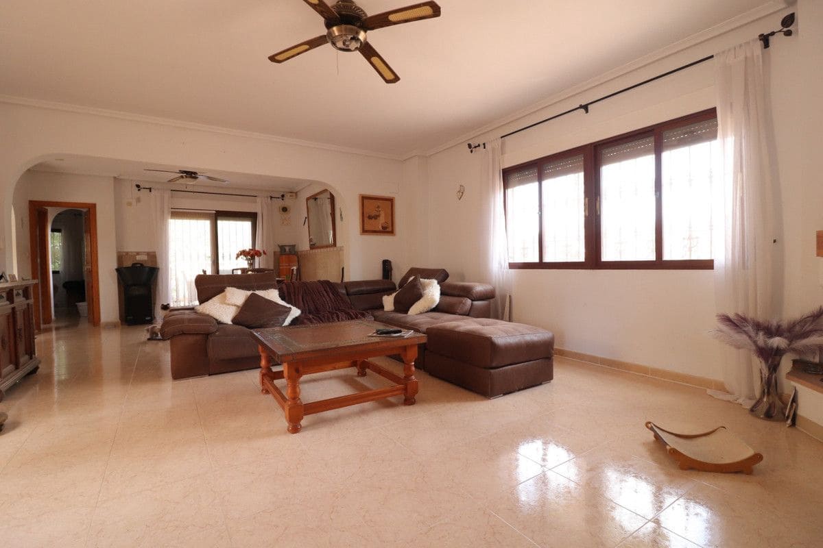 3 slaapkamer Villa te koop in Benijofar - € 365.000 (Ref: 10017869)