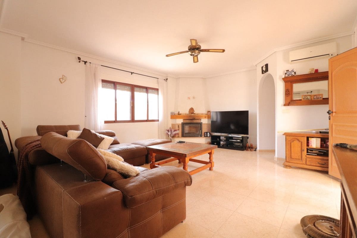 3 slaapkamer Villa te koop in Benijofar - € 365.000 (Ref: 10017869)