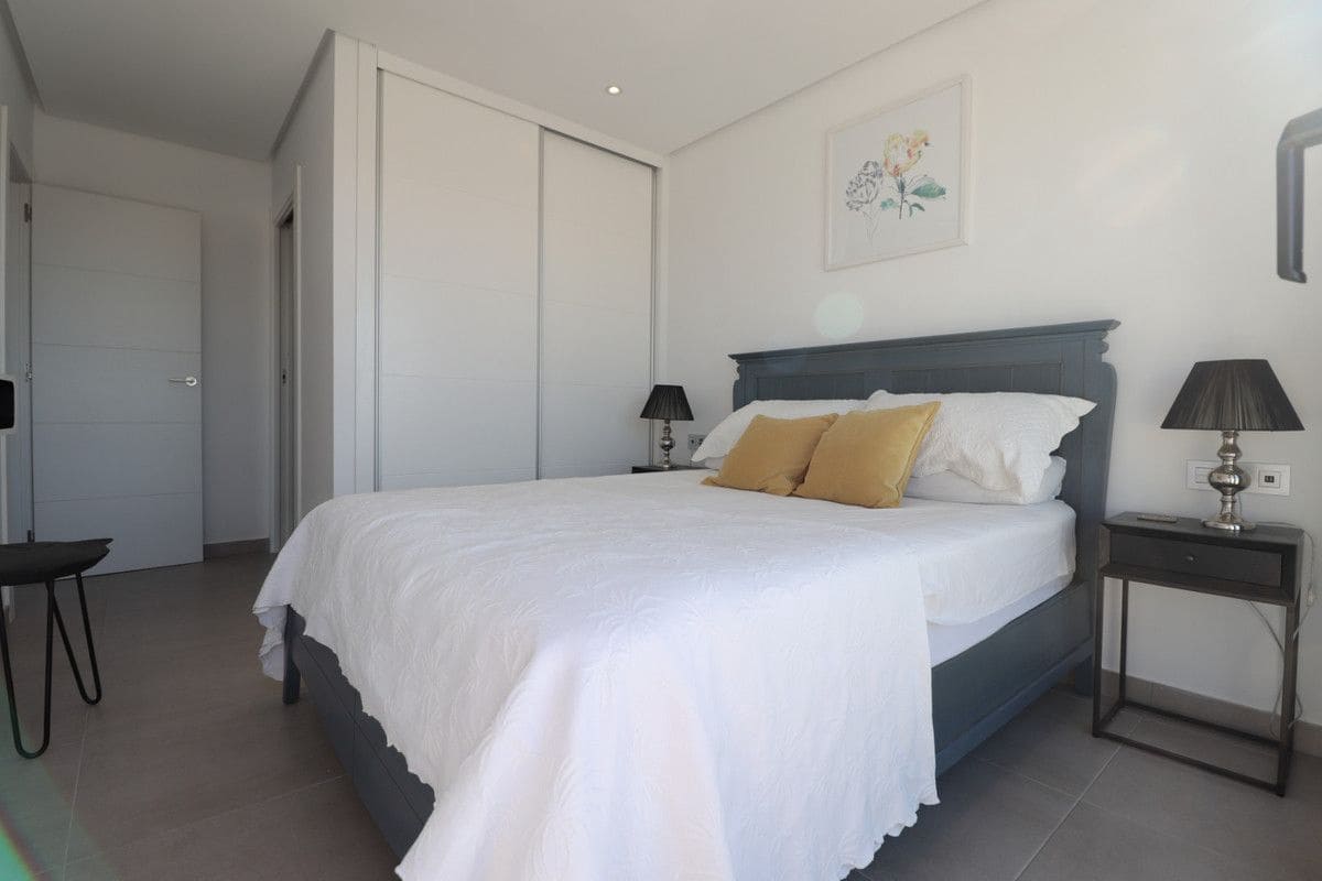 3 bedroom Villa for sale in Benijofar with pool - € 695,000 (Ref: 10017870)