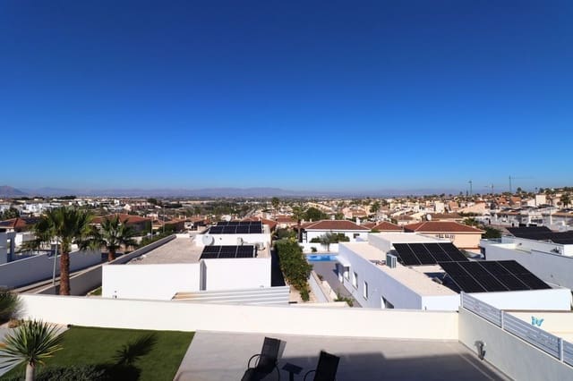 3 bedroom Villa for sale in Benijófar with pool - € 695,000 (Ref: 10017870)