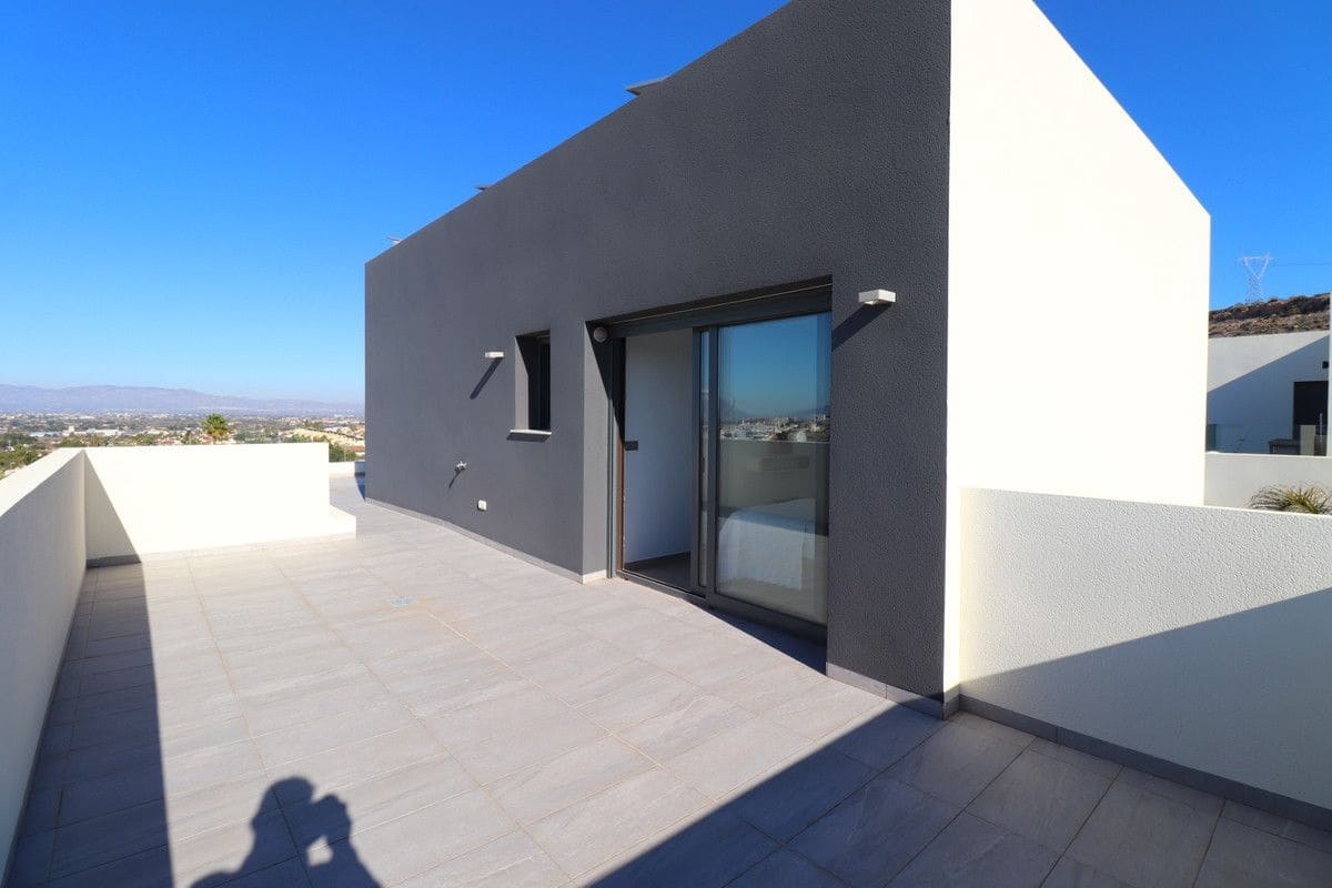 3 bedroom Villa for sale in Benijofar with pool - € 695,000 (Ref: 10017870)