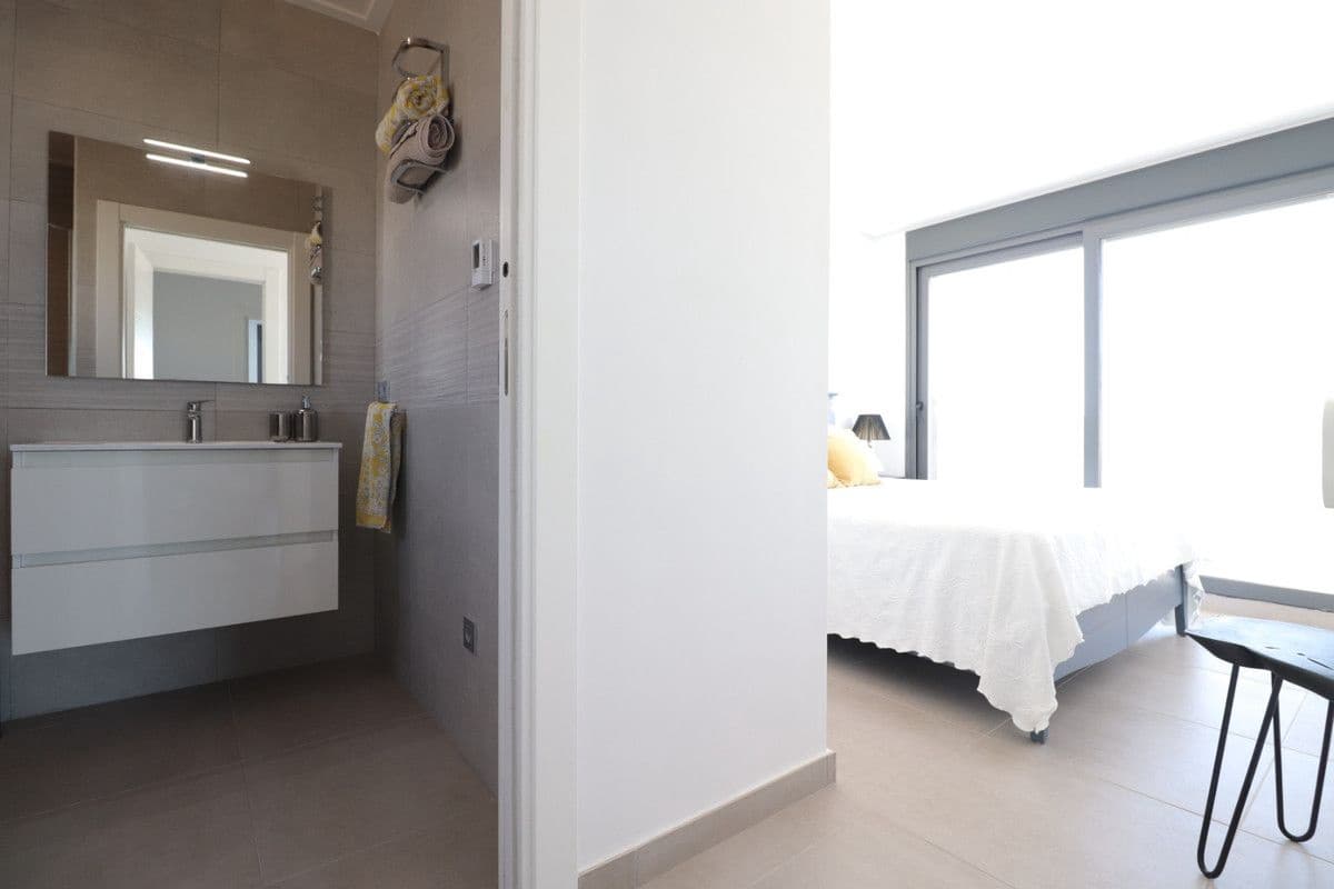 3 bedroom Villa for sale in Benijofar with pool - € 695,000 (Ref: 10017870)
