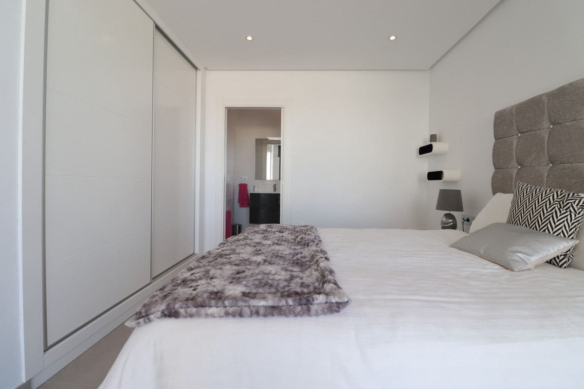 3 bedroom Villa for sale in Benijofar with pool - € 695,000 (Ref: 10017870)