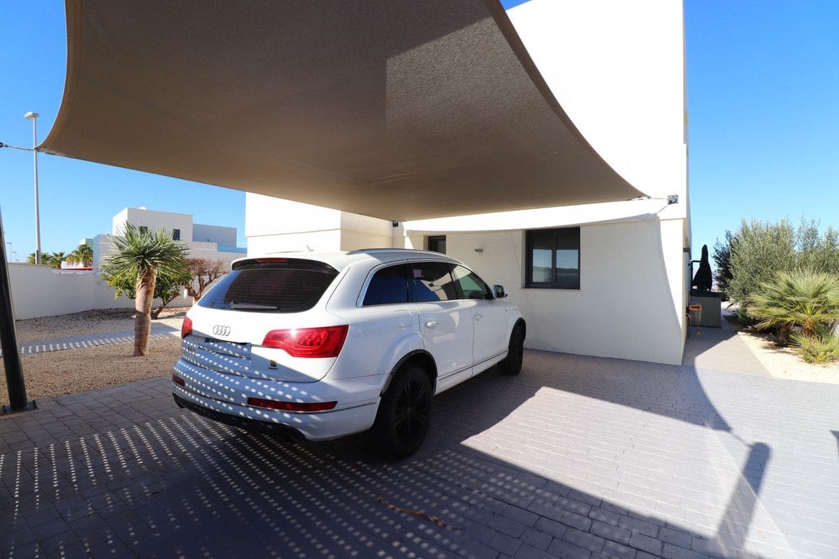 3 bedroom Villa for sale in Benijofar with pool - € 695,000 (Ref: 10017870)