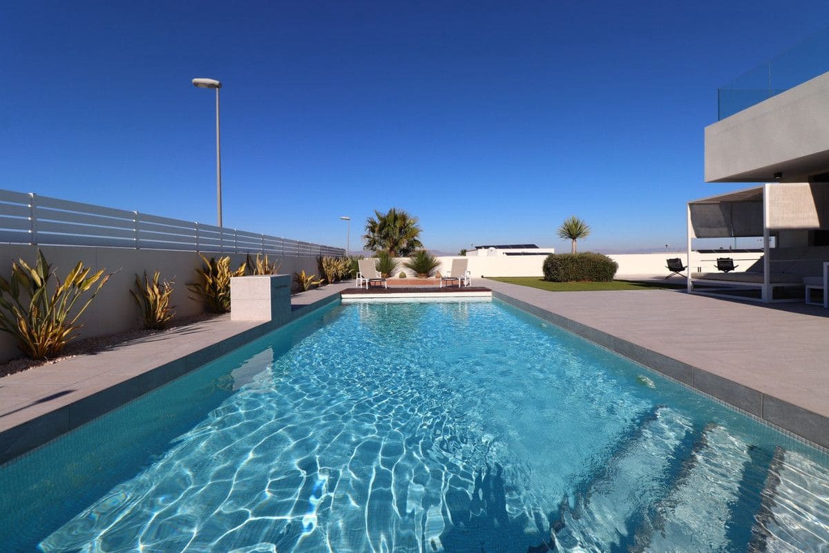 3 bedroom Villa for sale in Benijofar with pool - € 695,000 (Ref: 10017870)