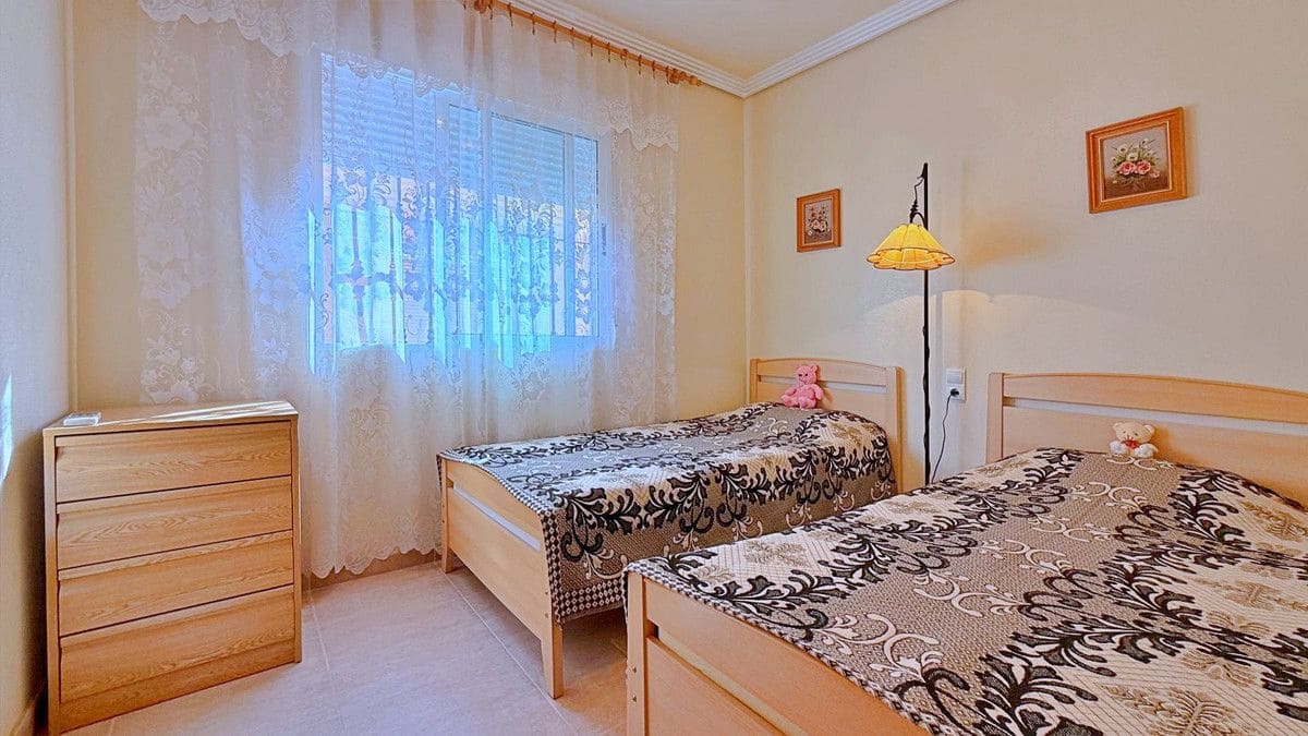 4 slaapkamer Villa te koop in Torrevieja - € 379.000 (Ref: 10017876)