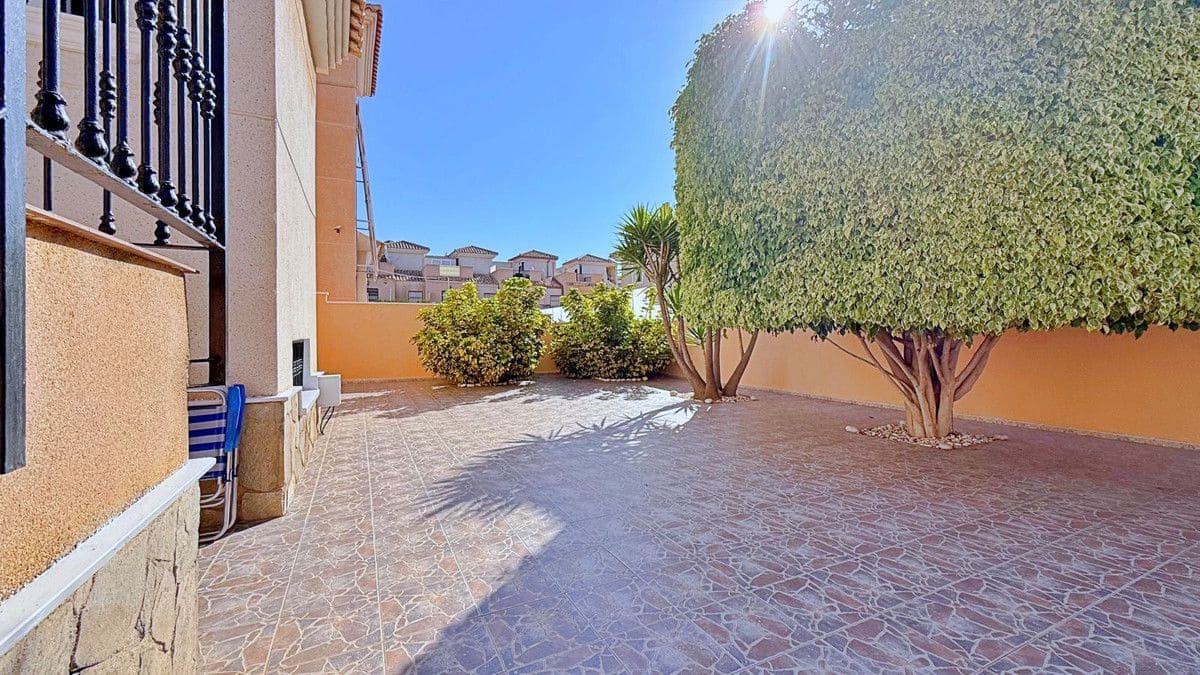4 slaapkamer Villa te koop in Torrevieja - € 379.000 (Ref: 10017876)