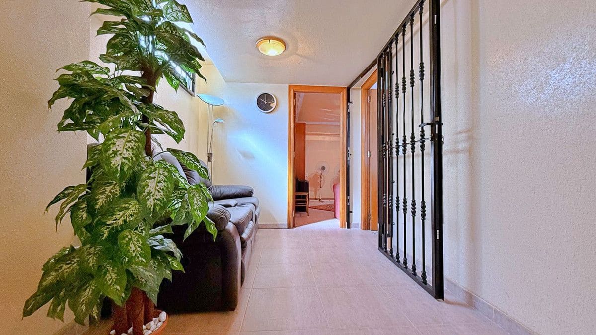 4 slaapkamer Villa te koop in Torrevieja - € 379.000 (Ref: 10017876)