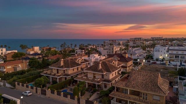 6 camera da letto Villa in vendita in Torrevieja - 2.490.000 € (Rif: 10017879)