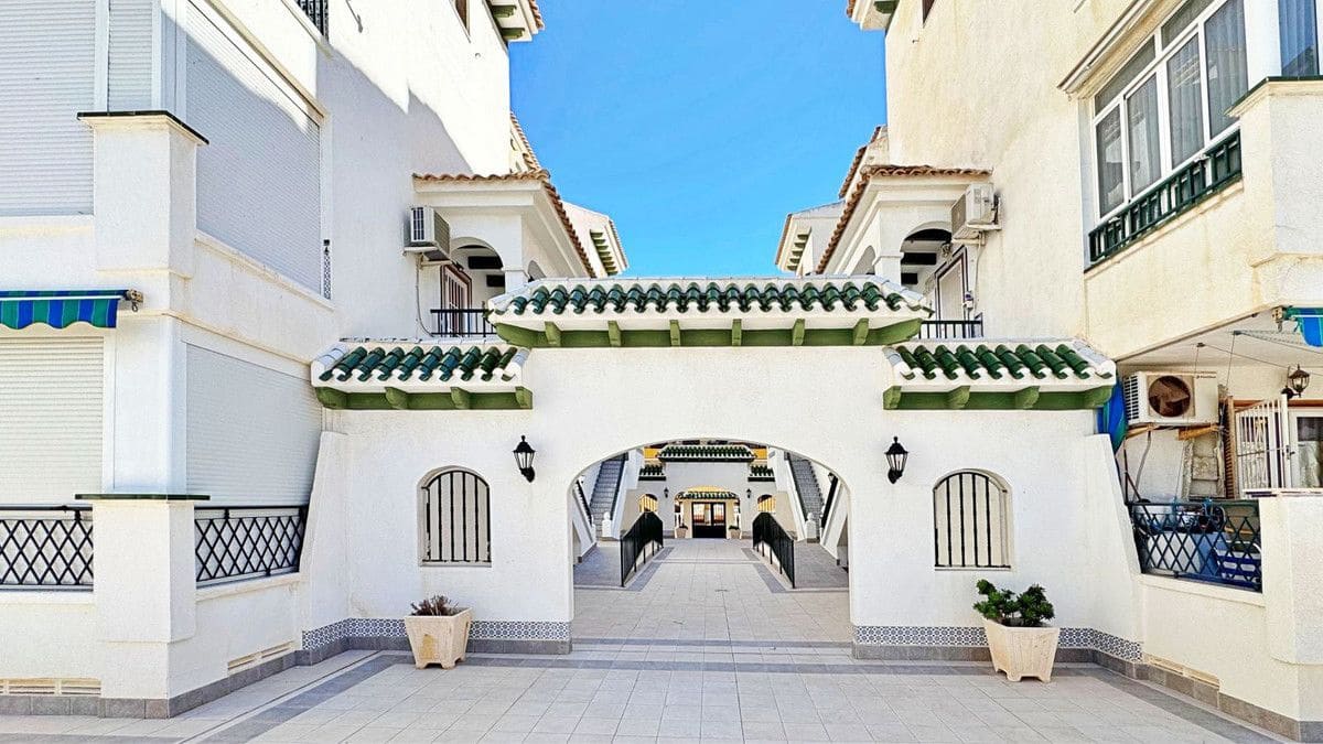1 bedroom Apartment for sale in La Mata - € 187,900 (Ref: 10017880)