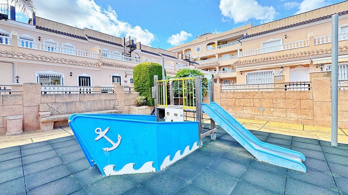 3 soverom Kjedet enebolig til salgs i Orihuela Costa - € 272 900 (Ref: 10017881)