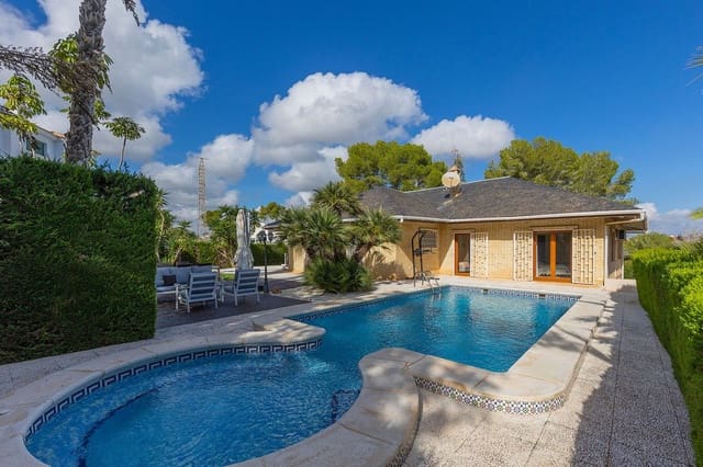 5 chambre Villa/Maison à vendre à Torrevieja - 599 900 € (Ref: 10017882)