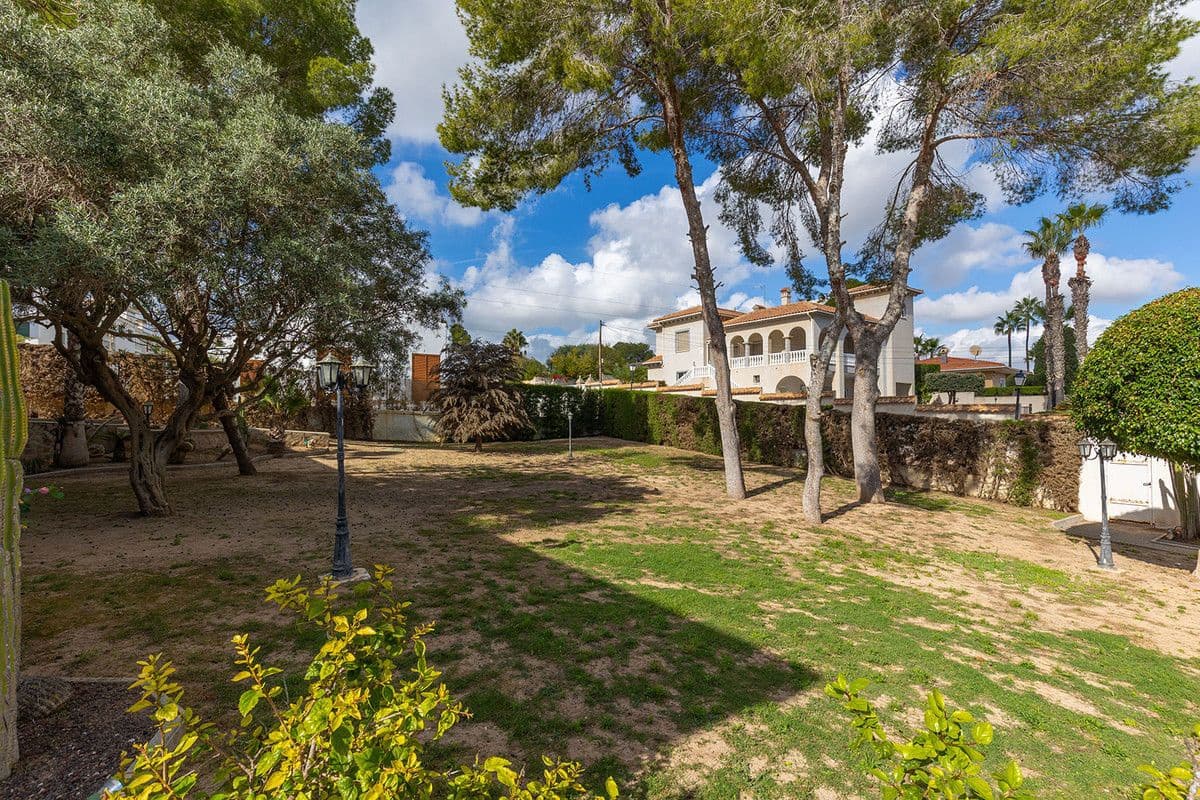 5 chambre Villa/Maison à vendre à Torrevieja - 599 900 € (Ref: 10017882)