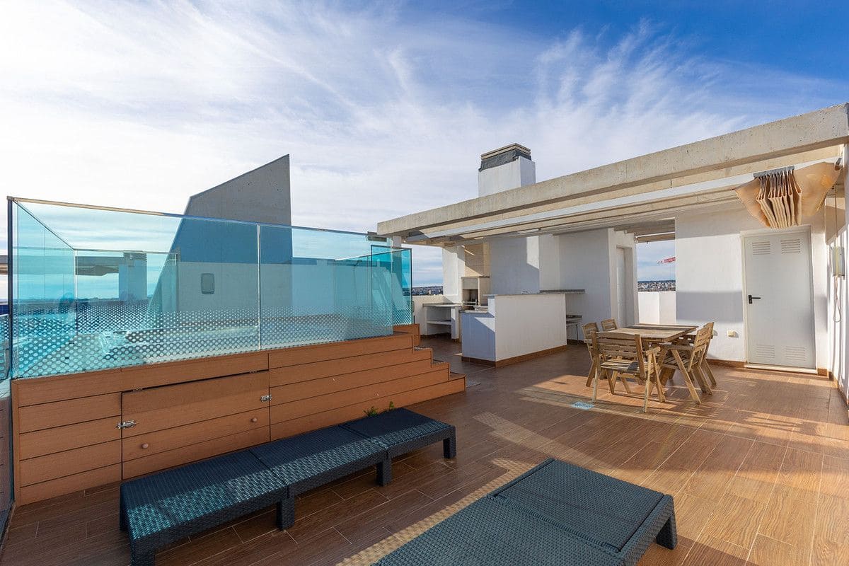 2 slaapkamer Appartement te koop in Orihuela Costa - € 699.000 (Ref: 10017883)