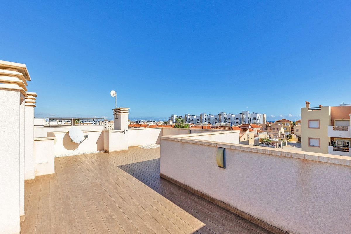 5 bedroom Villa for sale in La Zenia - € 895,000 (Ref: 10017885)