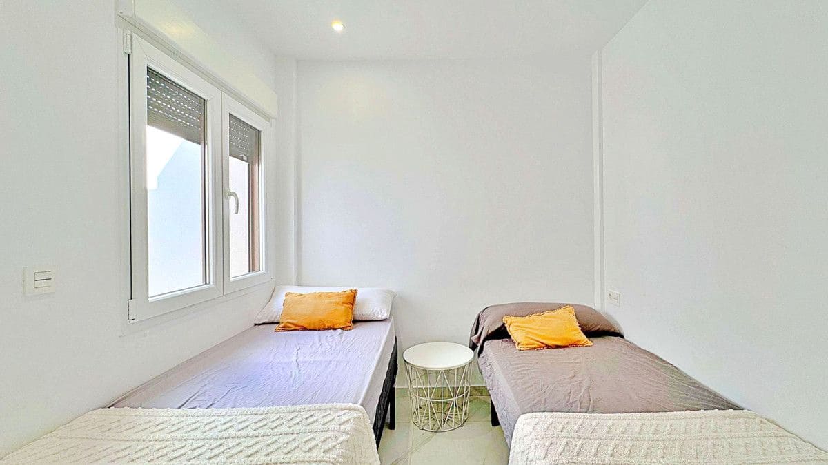 Casa de 3 habitaciones en La Florida en venta - 326.000 € (Ref: 10017888)