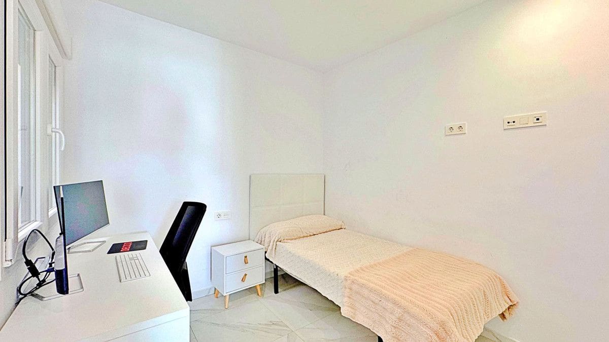 Casa de 3 habitaciones en La Florida en venta - 326.000 € (Ref: 10017888)