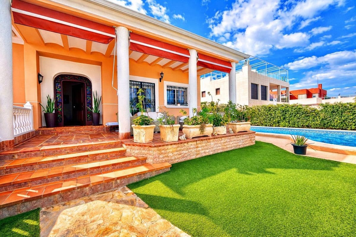 6 sypialnia Willa na sprzedaż w La Mata - 950 000 € (Ref: 10017890)