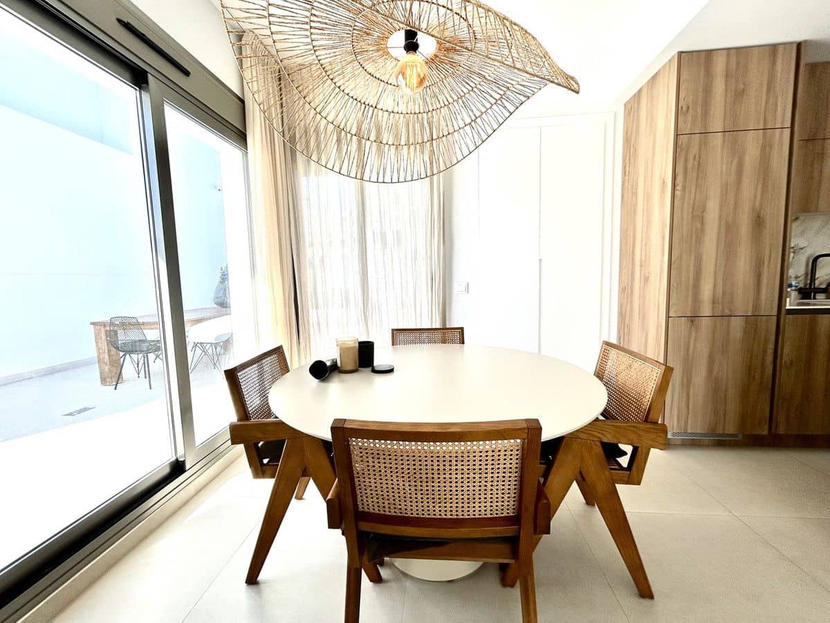 4 bedroom Villa for sale in San Miguel de Salinas - € 605,000 (Ref: 10017891)