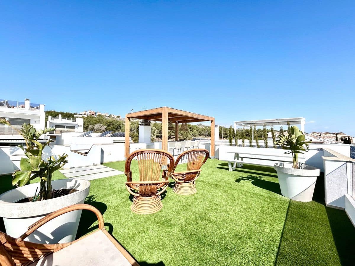4 bedroom Villa for sale in San Miguel de Salinas - € 605,000 (Ref: 10017891)