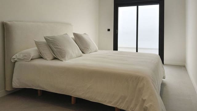 4 bedroom Villa for sale in Doña Pepa, Rojales - € 788,750 (Ref: 10017893)