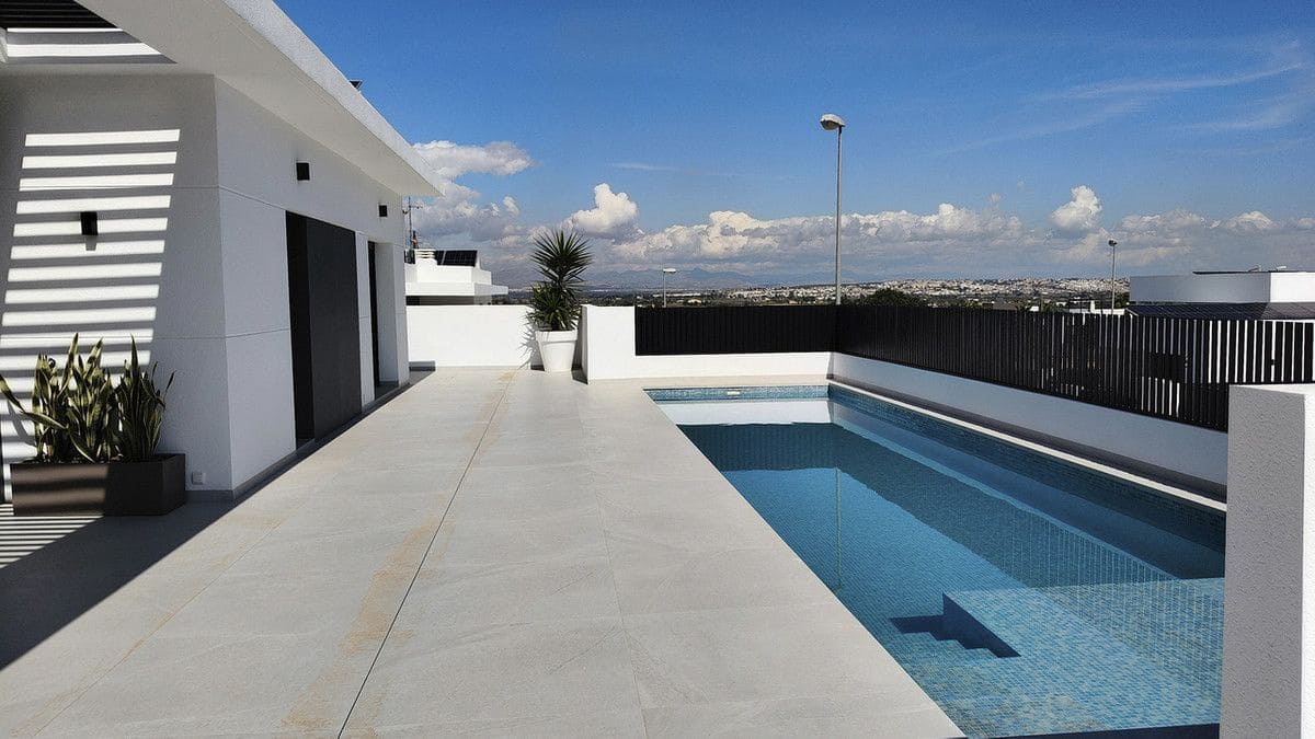 4 bedroom Villa for sale in Dona Pepa - € 788,750 (Ref: 10017893)