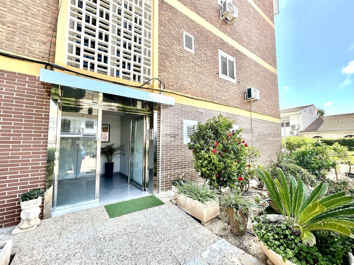 2 bedroom Apartment for sale in La Zenia - € 189,900 (Ref: 10017896)