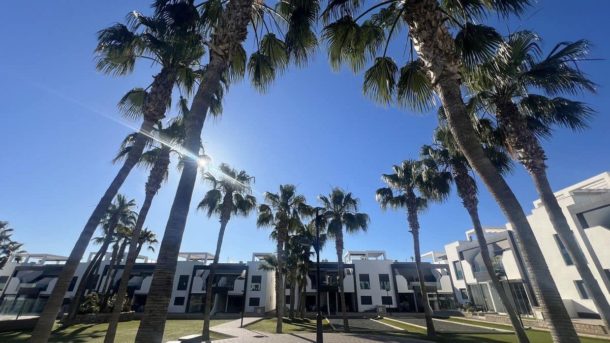 2 bedroom Apartment for sale in La Zenia - € 275,000 (Ref: 10017897)